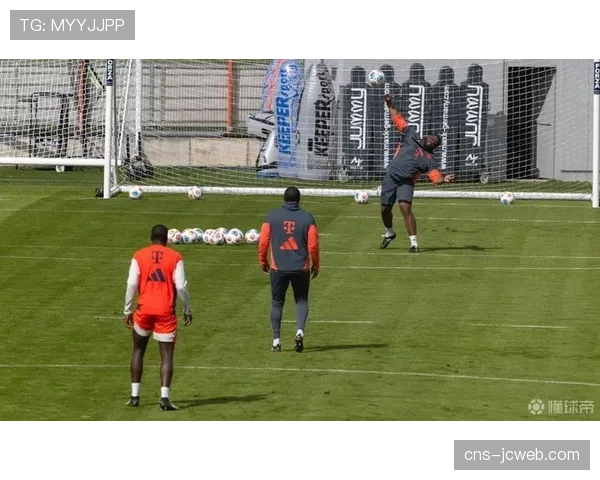 拜仁训练课重点演练高位逼抢，控球转化射门成核心课题